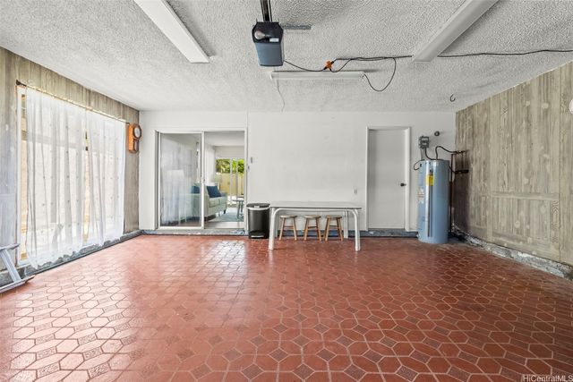 7548 Huialoha Street, Honolulu, HI 96825