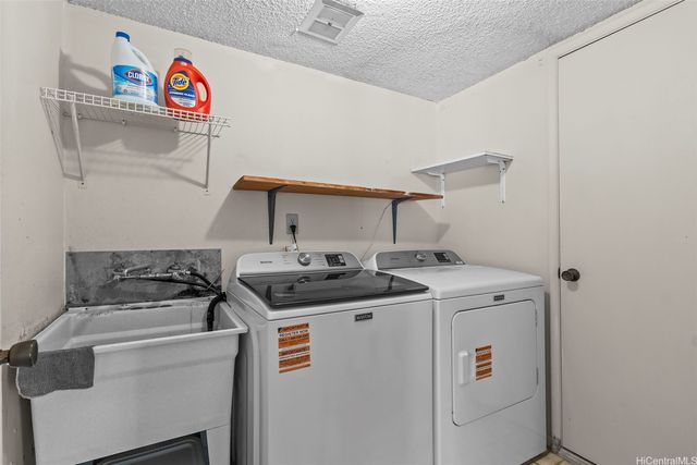 7548 Huialoha Street, Honolulu, HI 96825