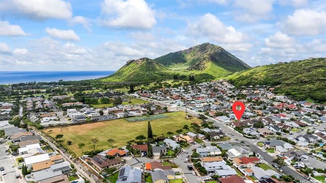 7548 Huialoha Street, Honolulu, HI 96825