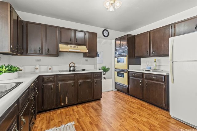 7548 Huialoha Street, Honolulu, HI 96825