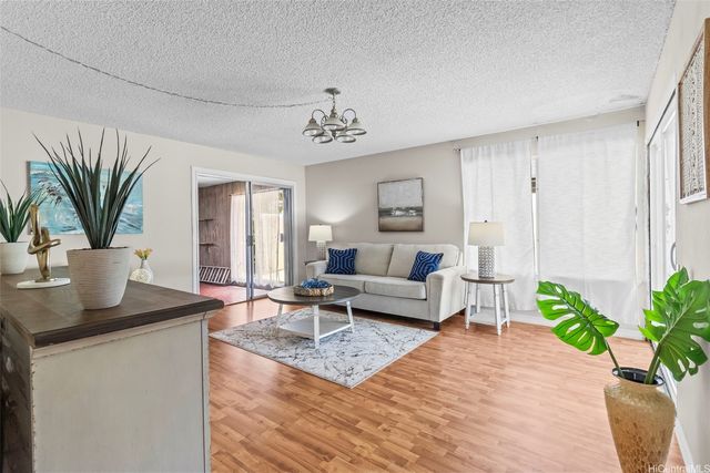 7548 Huialoha Street, Honolulu, HI 96825