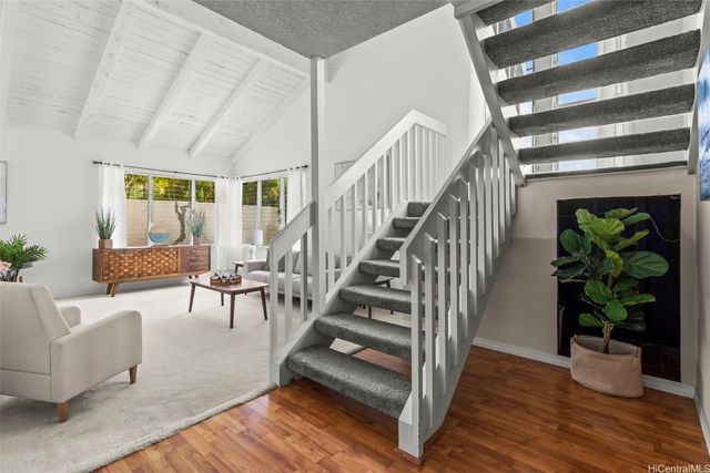7548 Huialoha Street, Honolulu, HI 96825