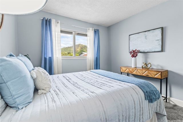 7548 Huialoha Street, Honolulu, HI 96825