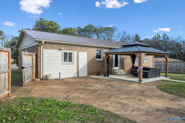 3023 Greenhill Drive, Huntsville, AL 35810