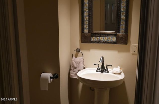 694 N COUNTRY CLUB Drive, Wickenburg, AZ 85390