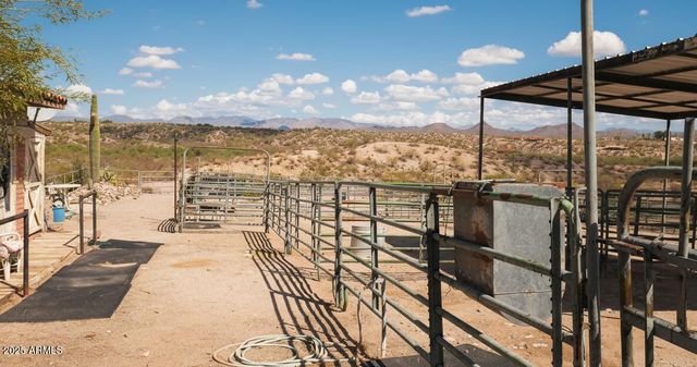 694 N COUNTRY CLUB Drive, Wickenburg, AZ 85390