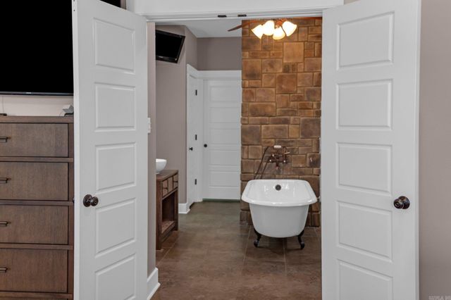 3105 Debra Gaye Drive, Bryant, AR 72022