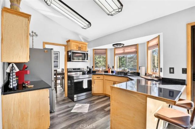 625 San Benito, Lake Arrowhead, CA 92352
