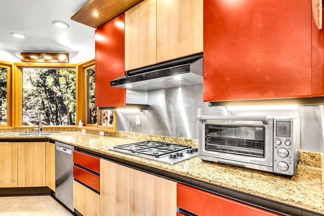 24700 Forest Drive, Idyllwild, CA 92549