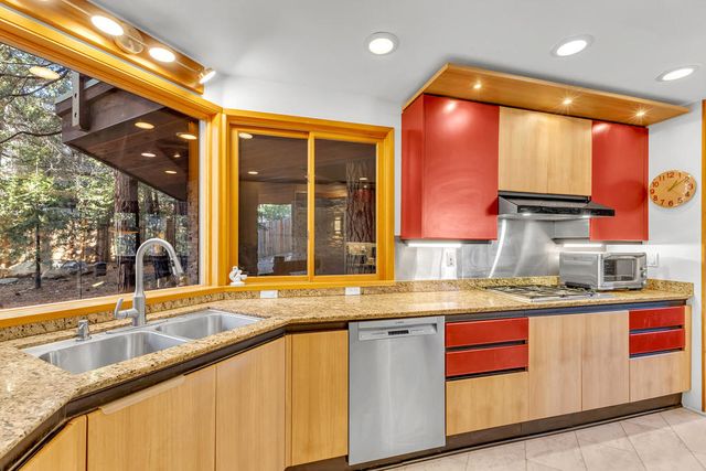 24700 Forest Drive, Idyllwild, CA 92549