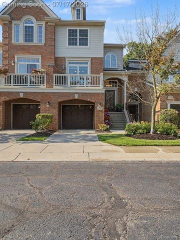 37561 Newburgh Park Circle, Livonia, MI 48152