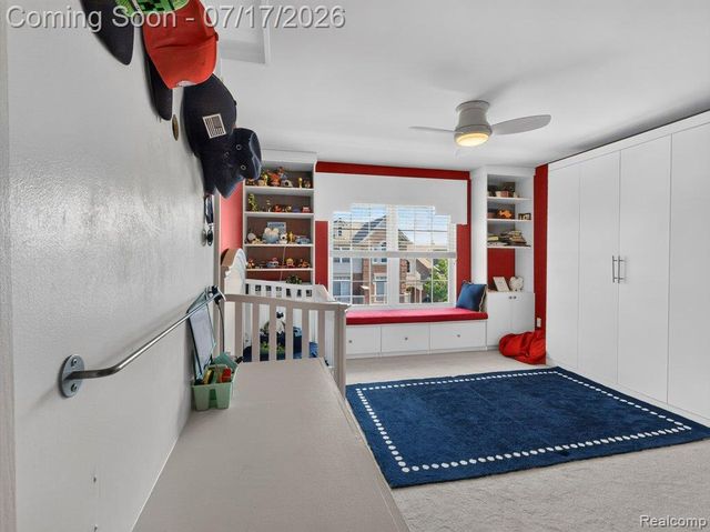 37561 Newburgh Park Circle, Livonia, MI 48152