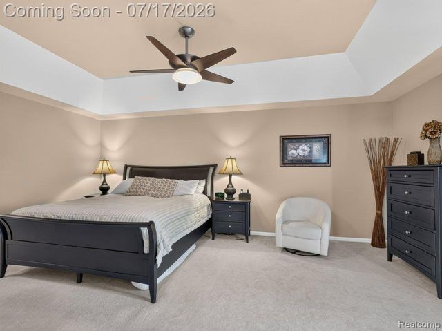 37561 Newburgh Park Circle, Livonia, MI 48152