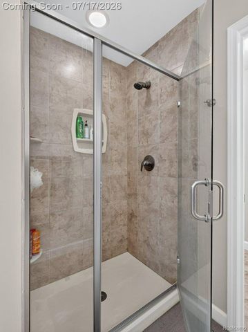 37561 Newburgh Park Circle, Livonia, MI 48152