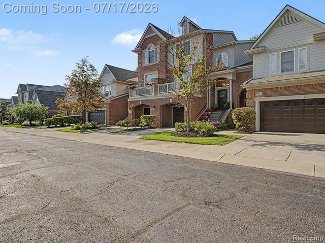 37561 Newburgh Park Circle, Livonia, MI 48152
