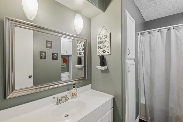 6421 Lyrewood Terrace, Oklahoma City, OK 73132