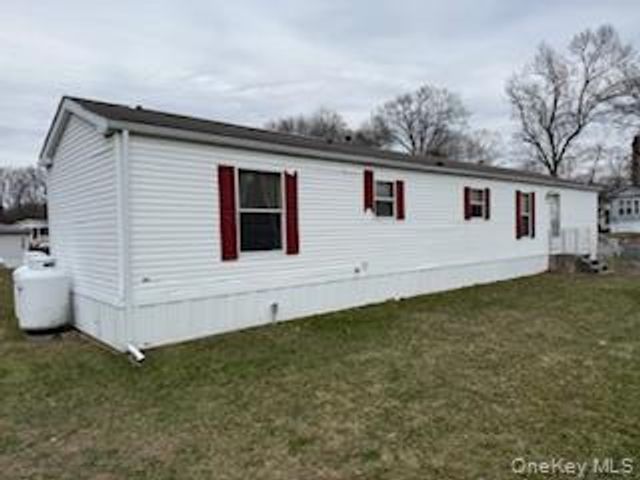 115 Winding Wood, Hopewell Junction, NY 12533