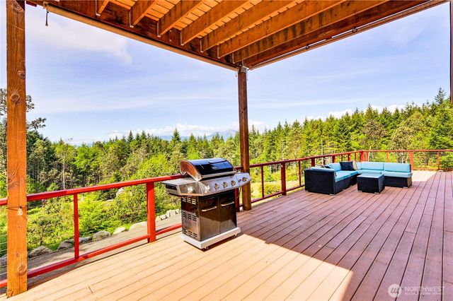 83 Octopus Court, Quilcene, WA 98376