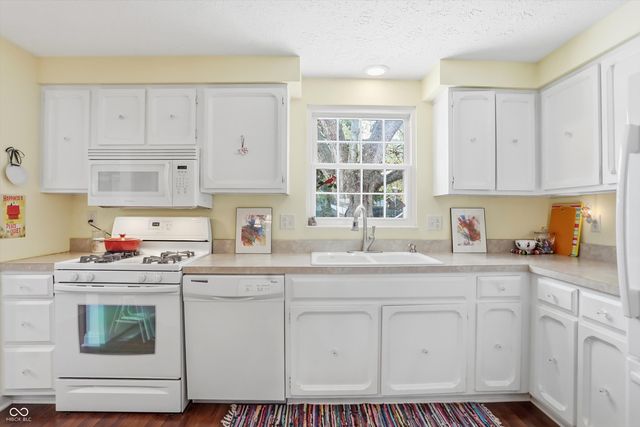 1319 Dogwood Court, Brownsburg, IN 46112