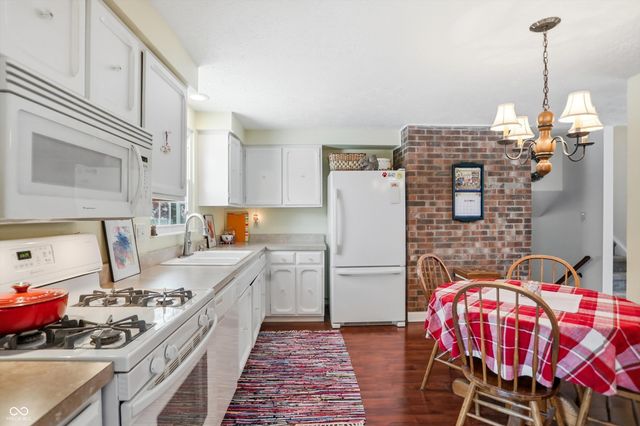 1319 Dogwood Court, Brownsburg, IN 46112