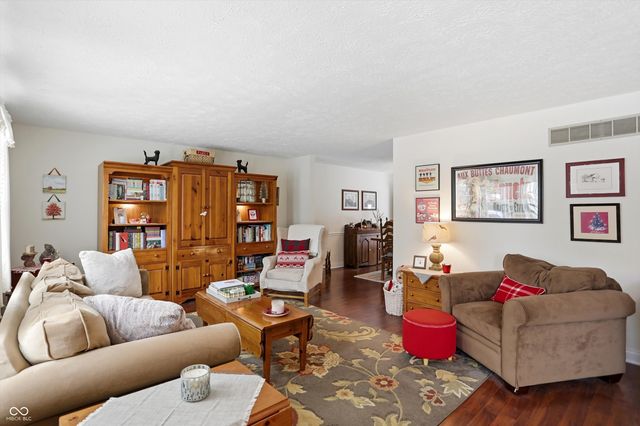 1319 Dogwood Court, Brownsburg, IN 46112