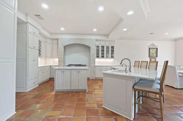 21936 Briarcliff DR, Spicewood, TX 78669