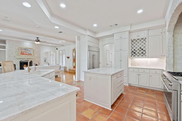 21936 Briarcliff DR, Spicewood, TX 78669