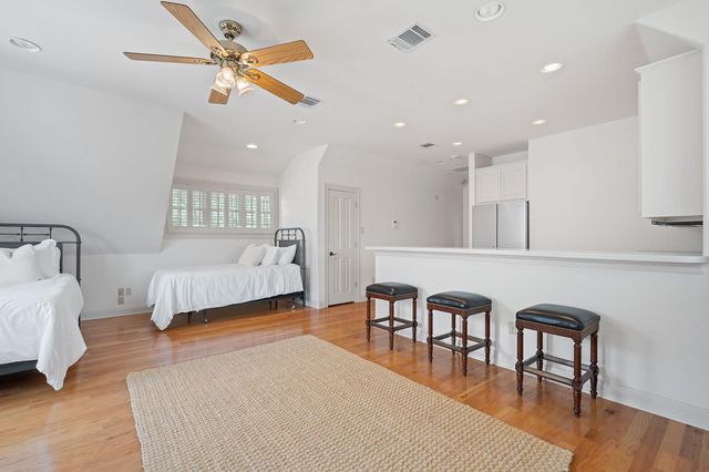 21936 Briarcliff DR, Spicewood, TX 78669