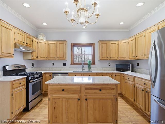 675 W Leonard Road, Leonard, MI 48367