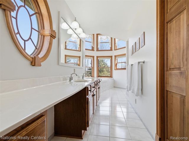 675 W Leonard Road, Leonard, MI 48367