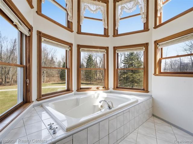 675 W Leonard Road, Leonard, MI 48367