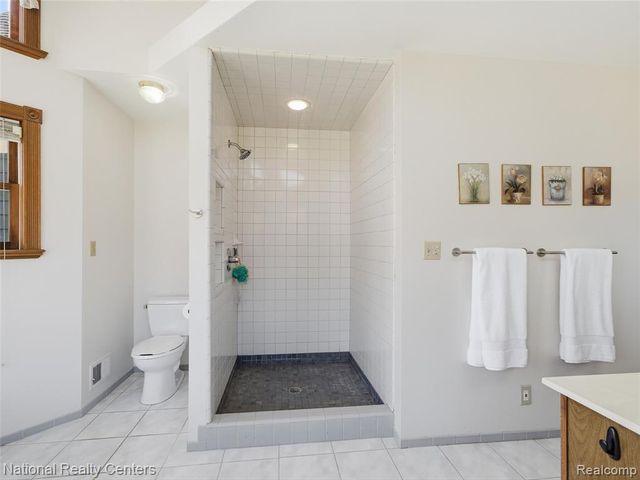 675 W Leonard Road, Leonard, MI 48367