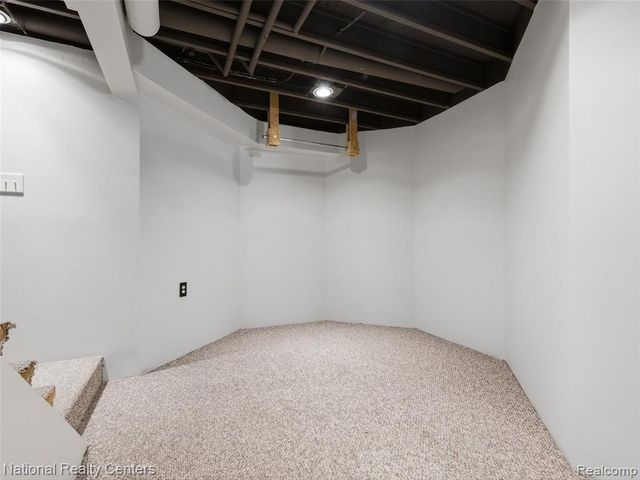 675 W Leonard Road, Leonard, MI 48367