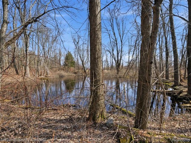 675 W Leonard Road, Leonard, MI 48367