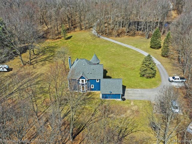 675 W Leonard Road, Leonard, MI 48367