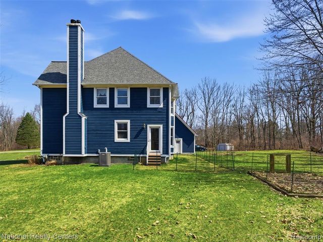 675 W Leonard Road, Leonard, MI 48367