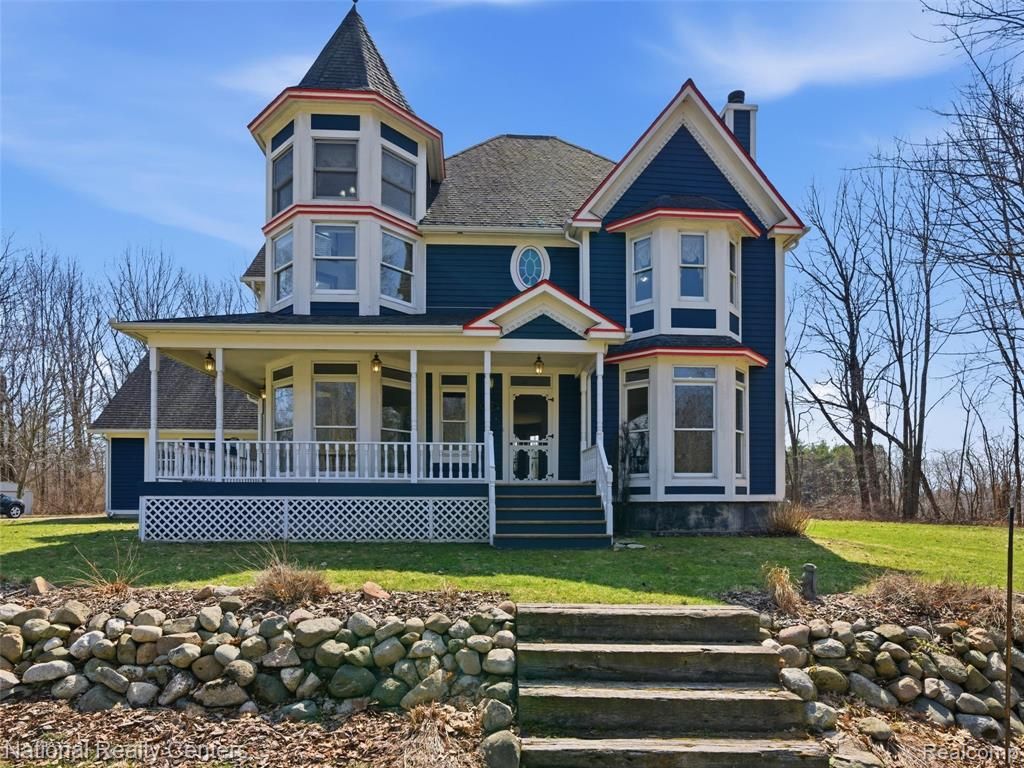 675 W Leonard Road, Leonard, MI 48367