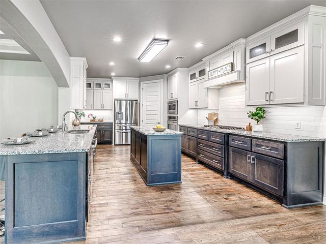1065 Villas Creek Drive, Edmond, OK 73003