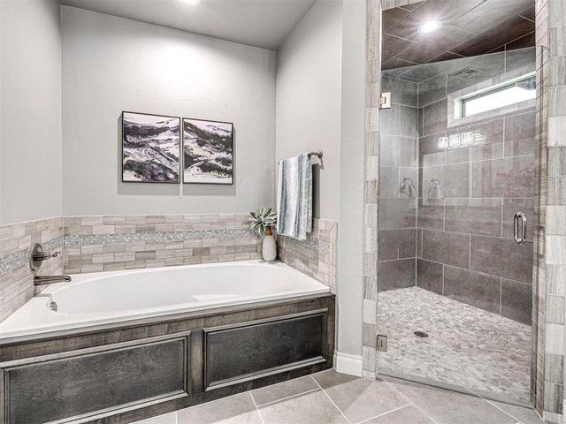1065 Villas Creek Drive, Edmond, OK 73003