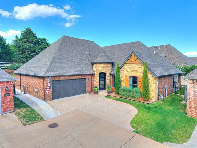 1065 Villas Creek Drive, Edmond, OK 73003