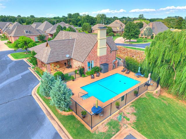 1065 Villas Creek Drive, Edmond, OK 73003