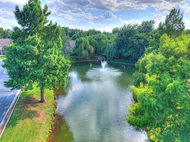 1065 Villas Creek Drive, Edmond, OK 73003