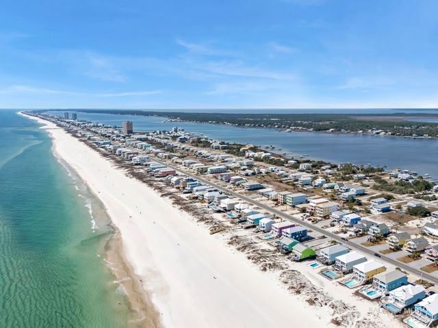 1261 W Lagoon Avenue, Gulf Shores, AL 36542
