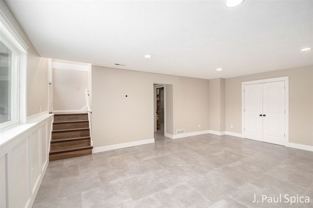 4127 Chaminade Drive, Grandville, MI 49418