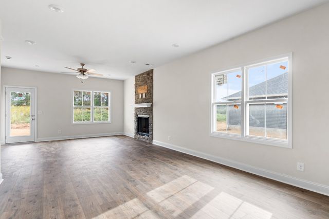 493 Herman Dr, Clarksville, TN 37042