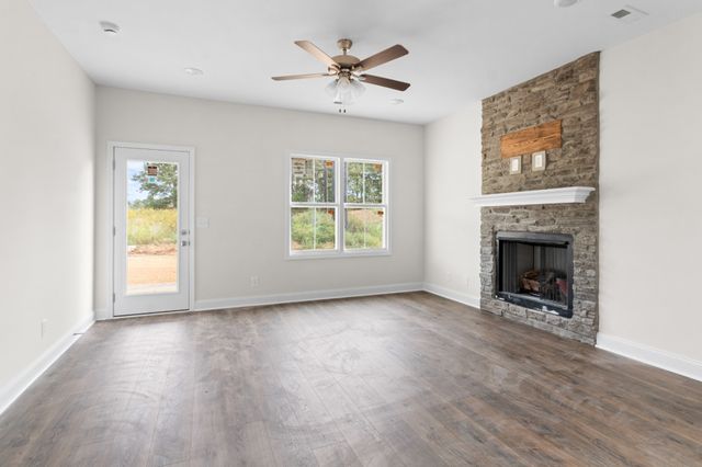 493 Herman Dr, Clarksville, TN 37042