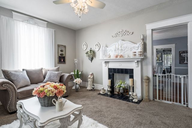 107 N Main St, Sparta, TN 38583