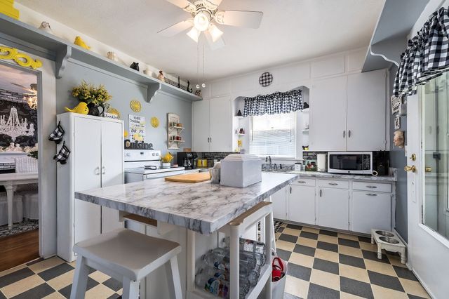 107 N Main St, Sparta, TN 38583