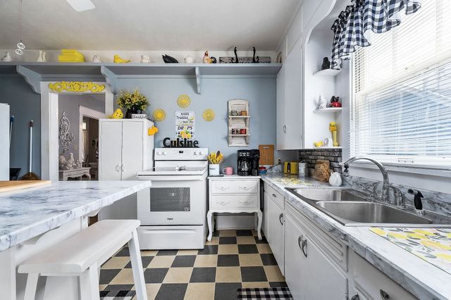 107 N Main St, Sparta, TN 38583