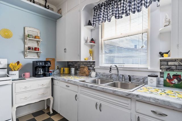 107 N Main St, Sparta, TN 38583